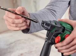 Bosch 18 V Akku-Bohrhammer Bosch Universal Hammer 18V inkl. 4 Ah Akku mit Koffer