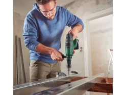 Bosch 18 V Akku-Bohrhammer Bosch Universal Hammer 18V inkl. 4 Ah Akku mit Koffer
