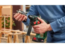 Bosch 18 V Akku-Bohrhammer Bosch Universal Hammer 18V inkl. 4 Ah Akku mit Koffer