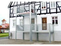 Designbalkon Standard 288x236x290cm BPC-Boden in Anthrazit mit Lamellengeländer